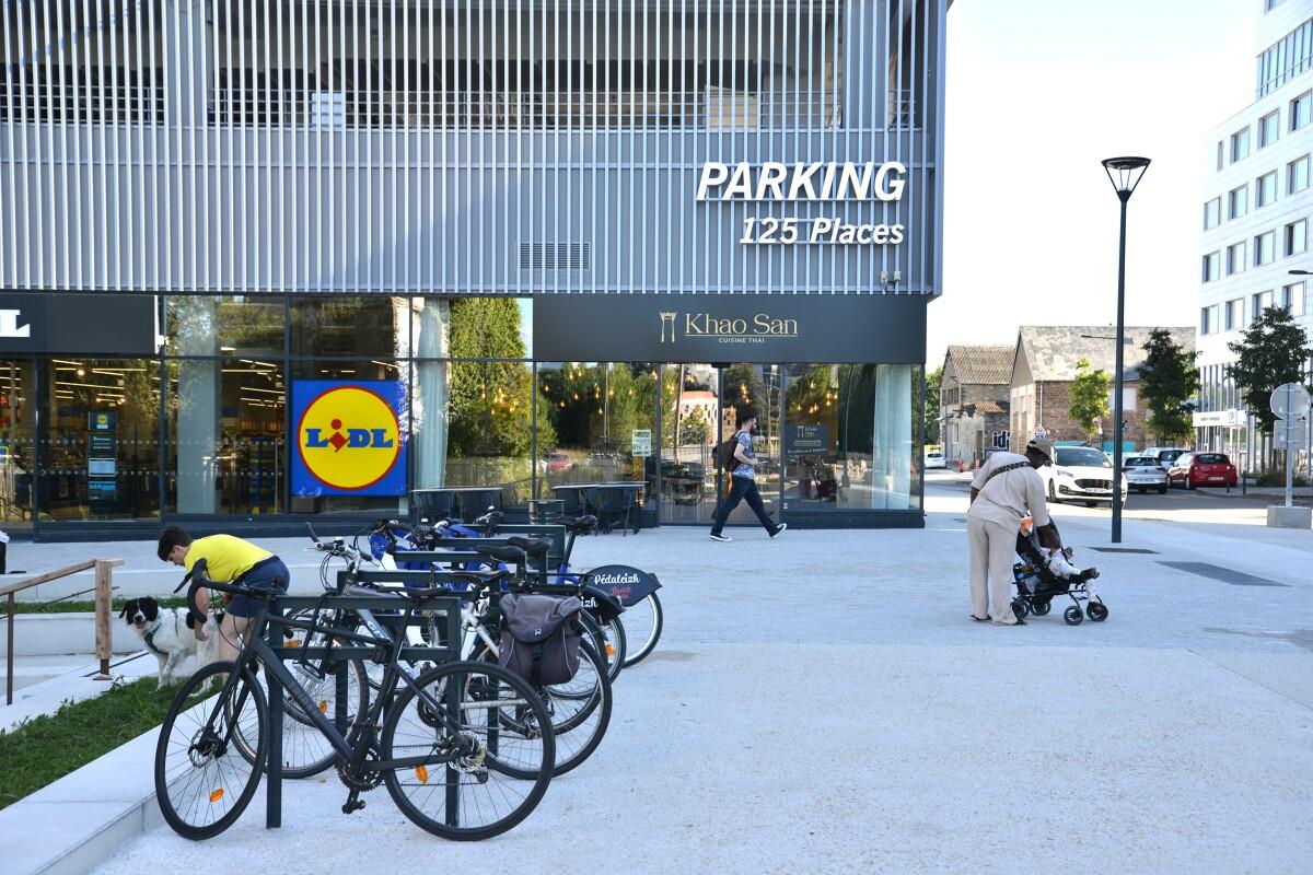 Rennes-BaudChardonnet-commercesetparkingenRDC